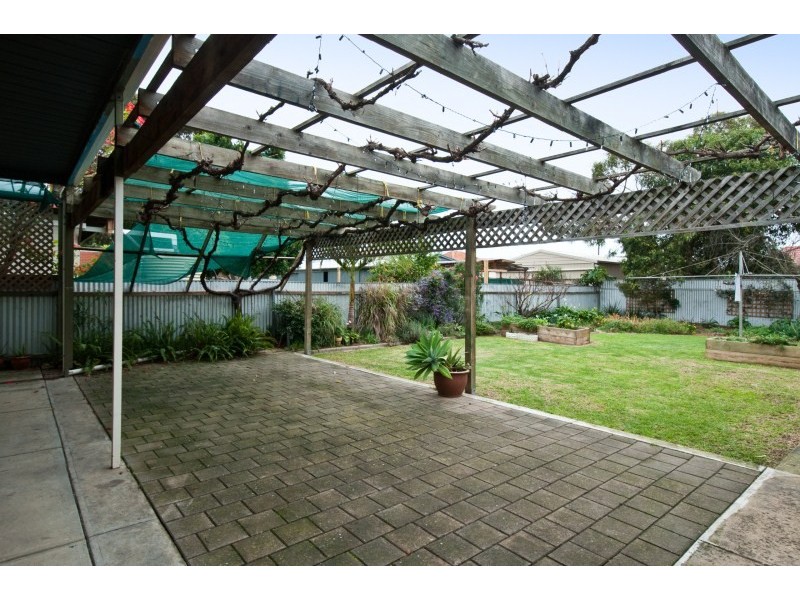 11 Sandison Avenue, Park Holme SA 5043