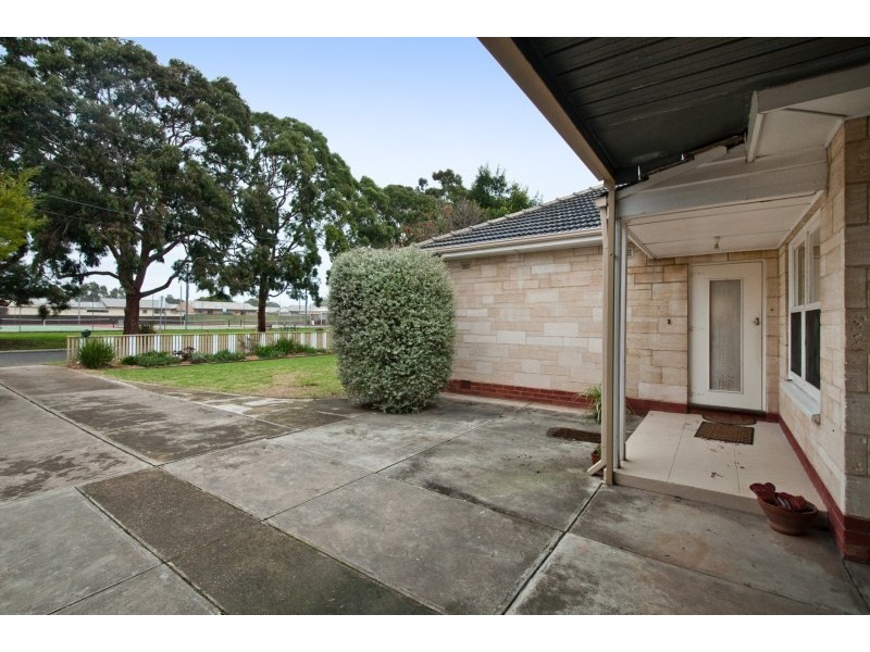 11 Sandison Avenue, Park Holme SA 5043