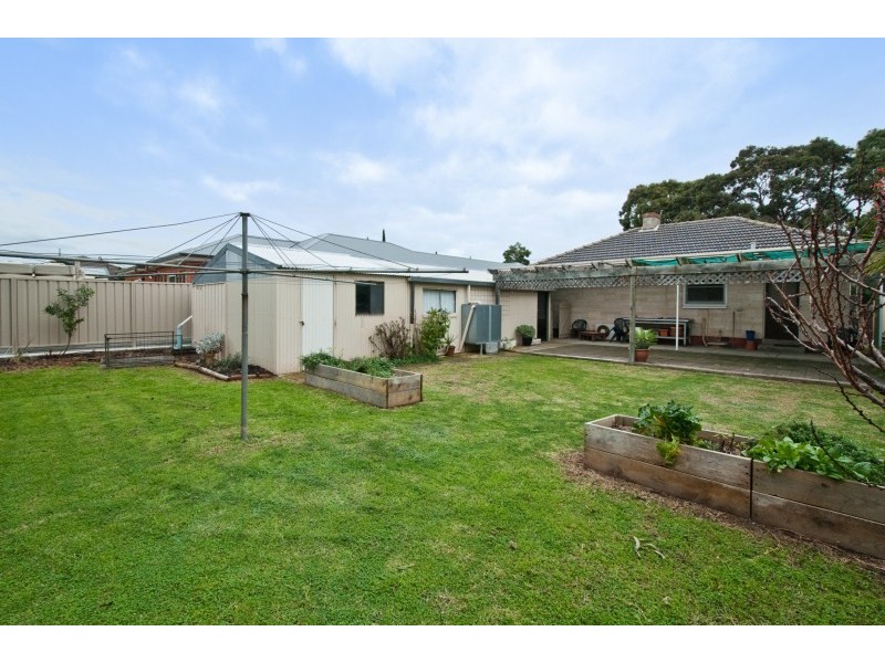 11 Sandison Avenue, Park Holme SA 5043