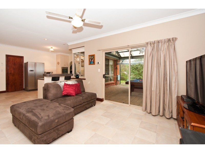 3 Brumby Ct, Woodcroft SA 5162