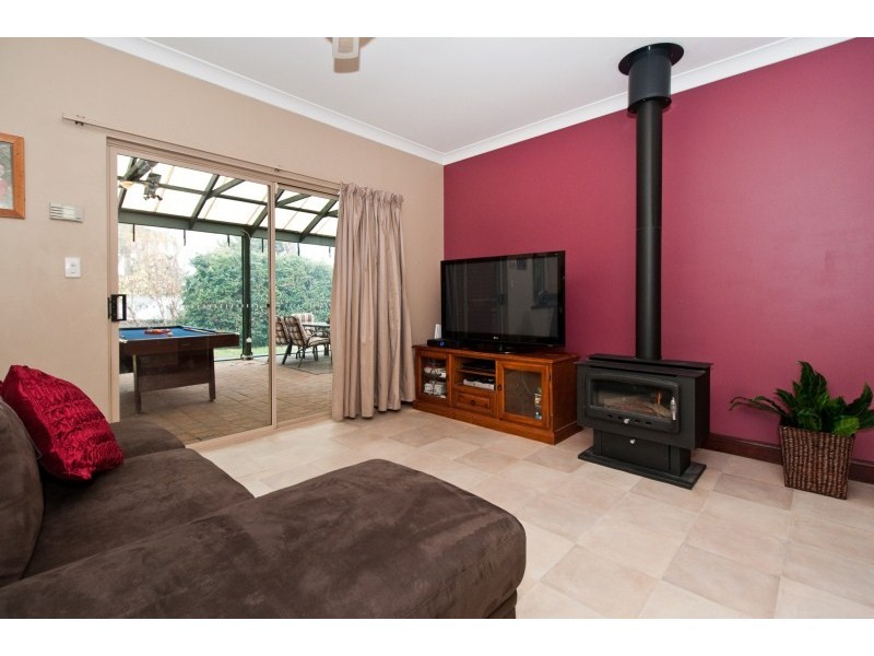 3 Brumby Ct, Woodcroft SA 5162