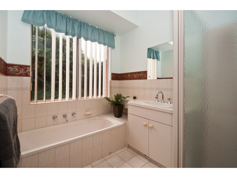 3 Brumby Ct, Woodcroft SA 5162