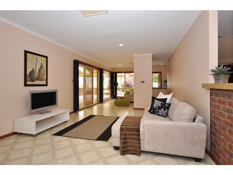 10 Panorama Dr, Aberfoyle Park SA 5159