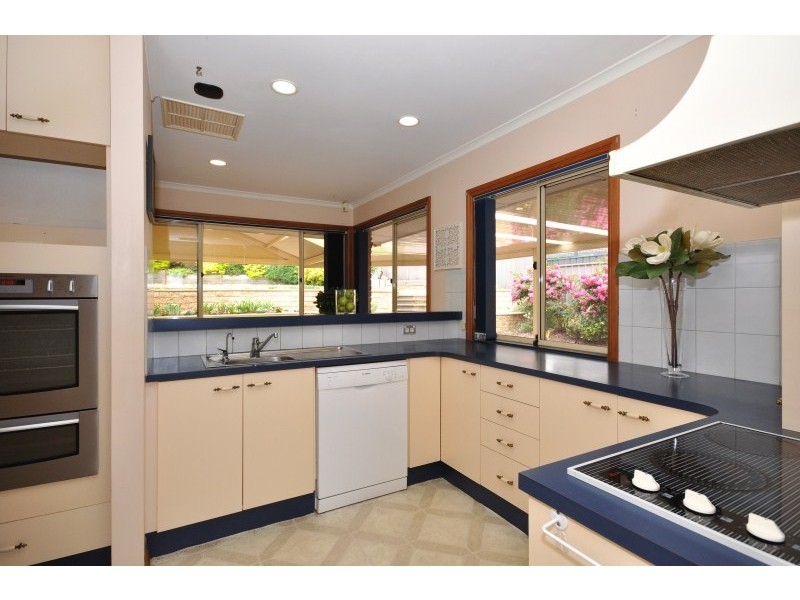 10 Panorama Dr, Aberfoyle Park SA 5159