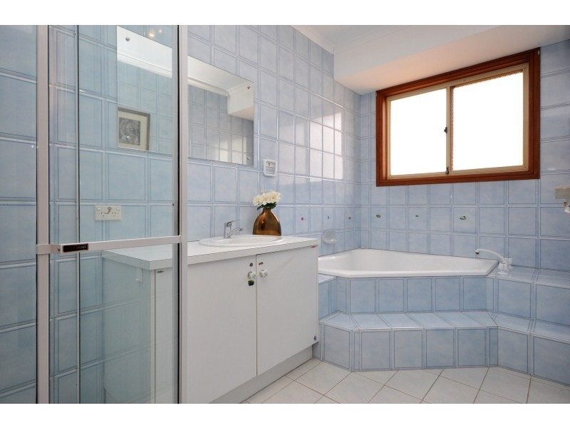 10 Panorama Dr, Aberfoyle Park SA 5159