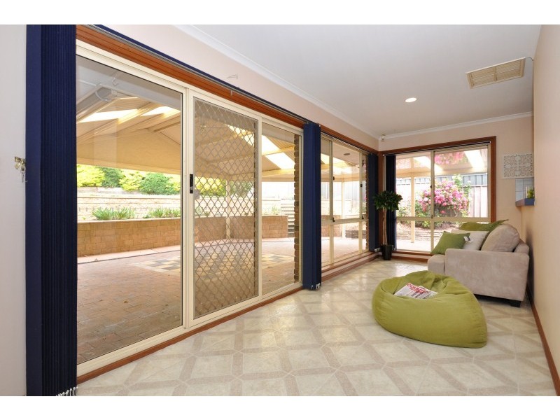 10 Panorama Dr, Aberfoyle Park SA 5159