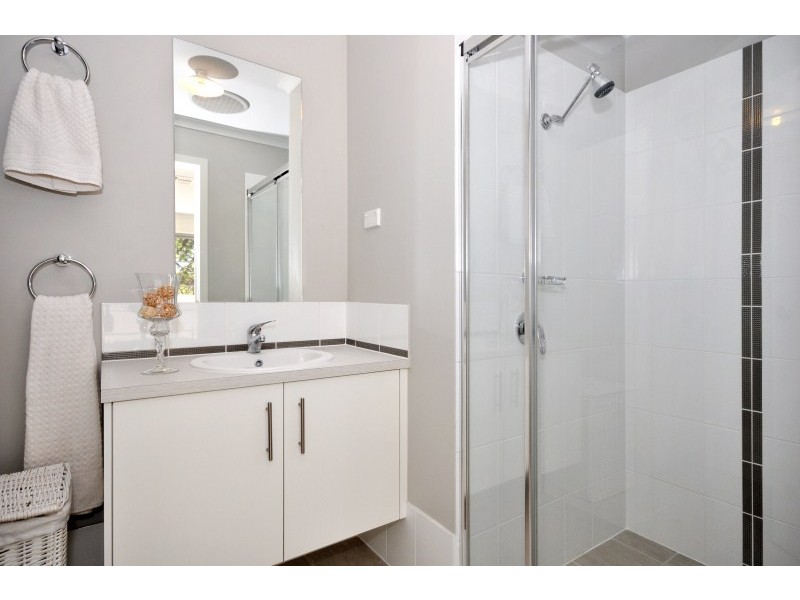 11 Griffiths Drive, Moana SA 5169