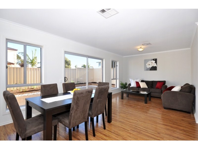 11 Griffiths Drive, Moana SA 5169