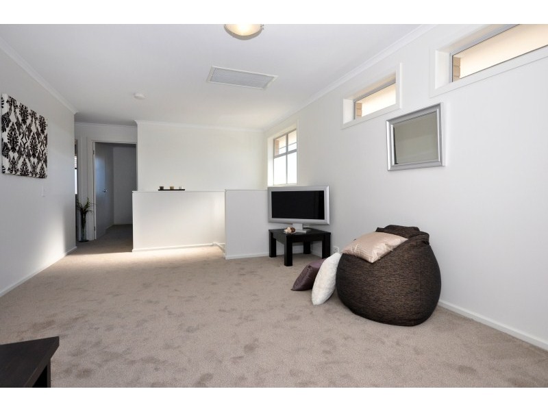 11 Griffiths Drive, Moana SA 5169