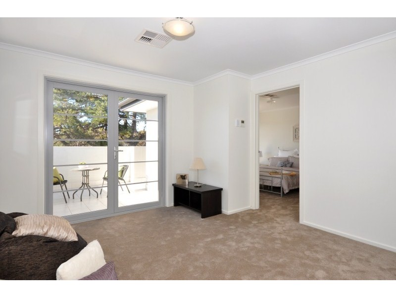 11 Griffiths Drive, Moana SA 5169