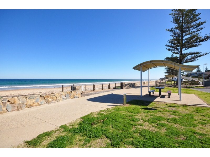 11 Griffiths Drive, Moana SA 5169