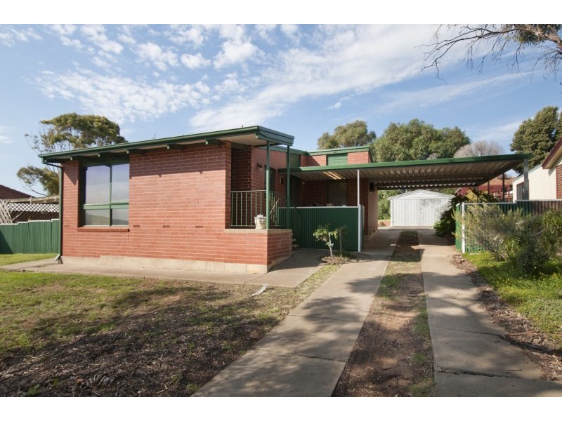 8 Osmund Crescent, Christie Downs SA 5164