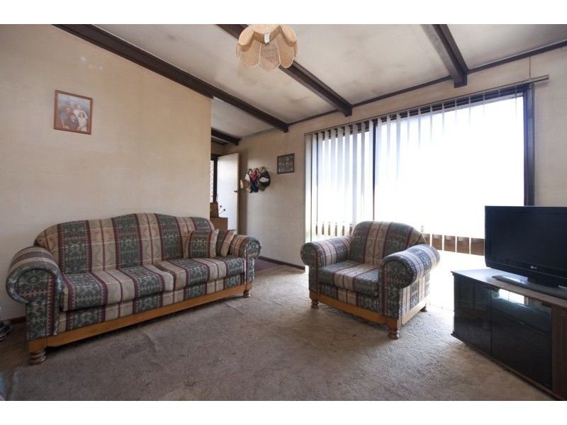 8 Osmund Crescent, Christie Downs SA 5164