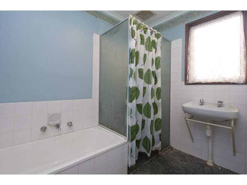 8 Osmund Crescent, Christie Downs SA 5164