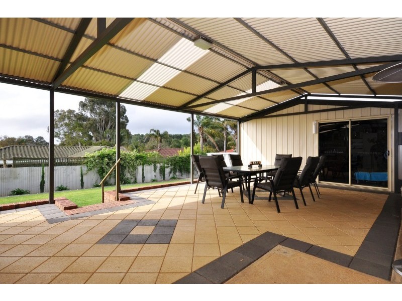 15 Homestead Dr, Aberfoyle Park SA 5159