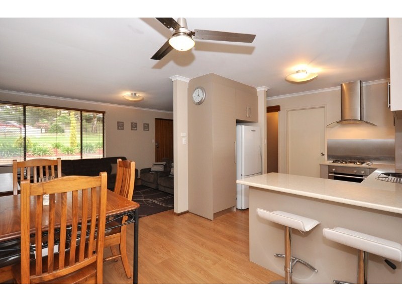 15 Homestead Dr, Aberfoyle Park SA 5159