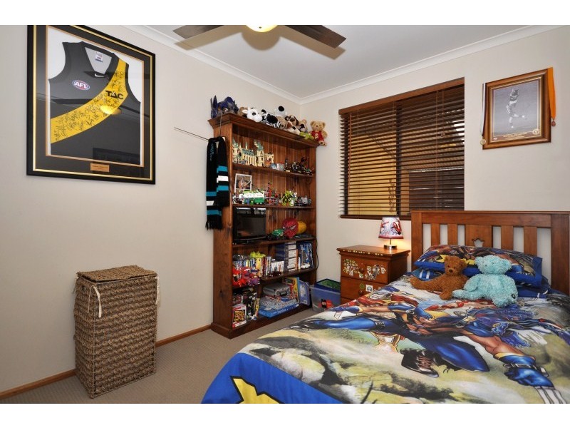 15 Homestead Dr, Aberfoyle Park SA 5159