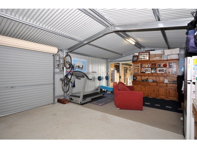 15 Homestead Dr, Aberfoyle Park SA 5159