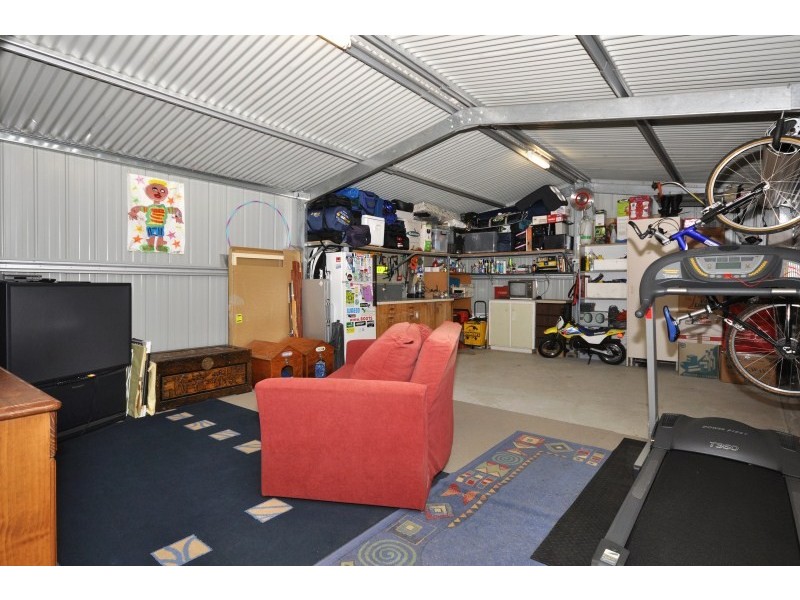 15 Homestead Dr, Aberfoyle Park SA 5159