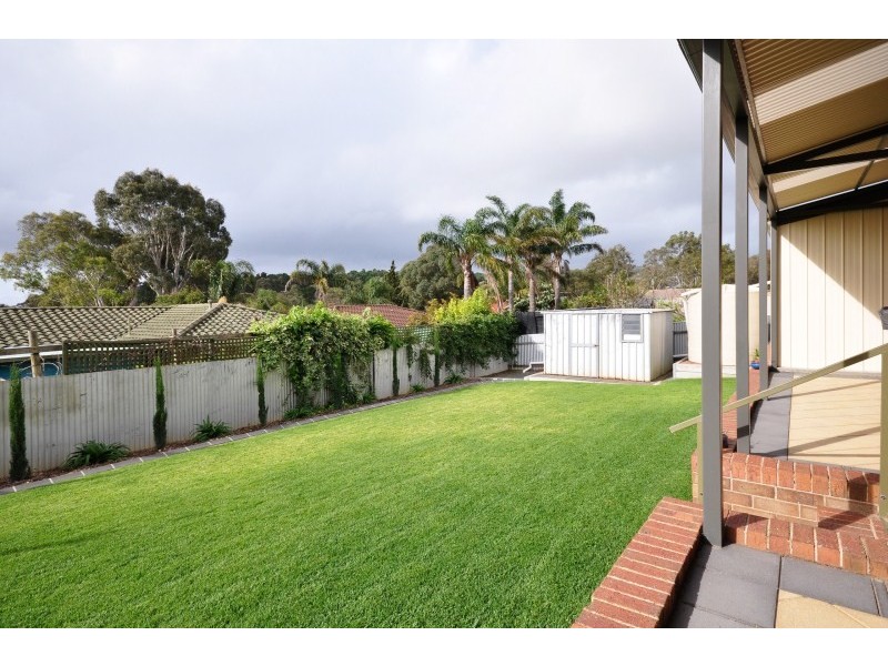 15 Homestead Dr, Aberfoyle Park SA 5159