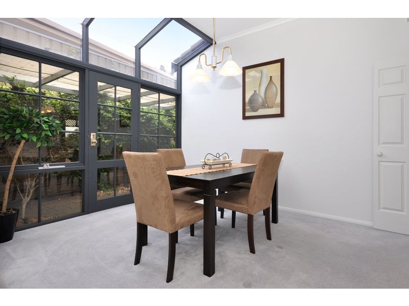 22 Crossdale Dr, Aberfoyle Park SA 5159