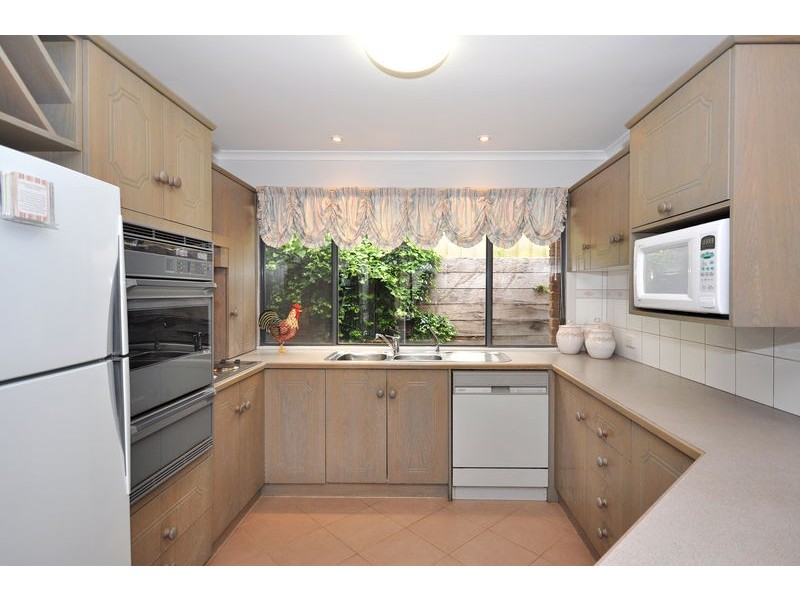 22 Crossdale Dr, Aberfoyle Park SA 5159