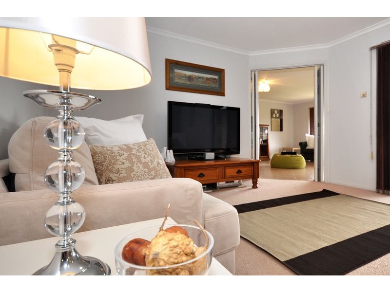 22 Crossdale Dr, Aberfoyle Park SA 5159