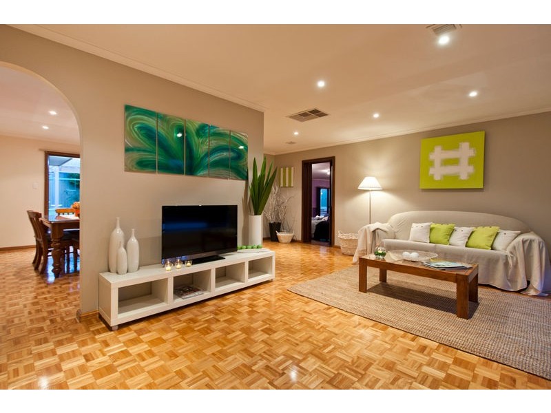 10 Corro St, Aberfoyle Park SA 5159