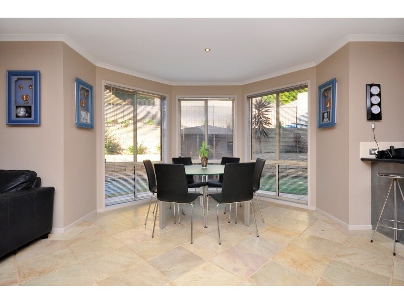 57 The Oaks Pde, Aberfoyle Park SA 5159