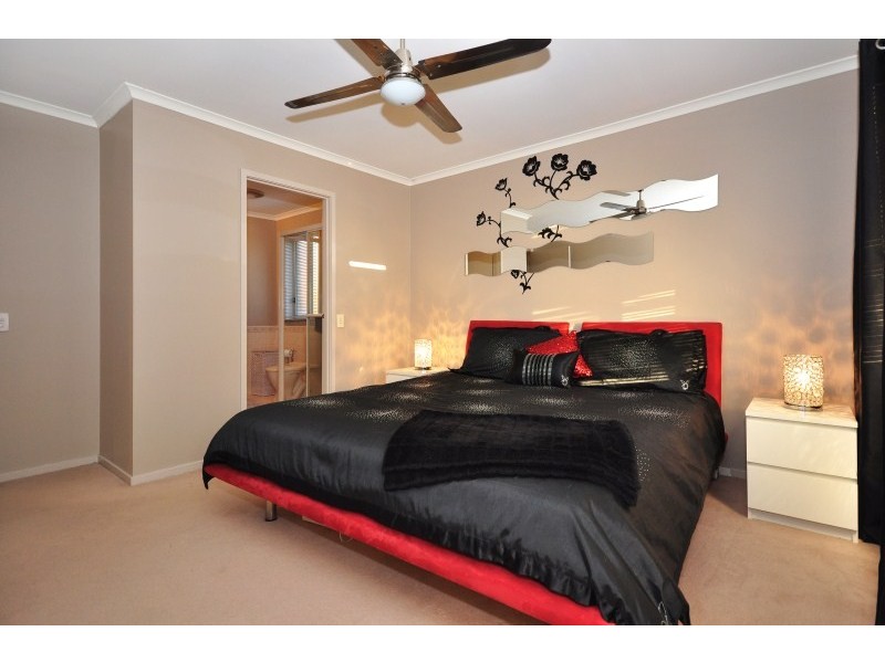 57 The Oaks Pde, Aberfoyle Park SA 5159