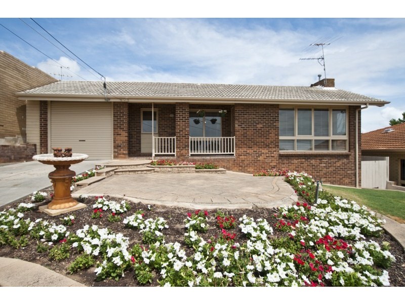 7 Lowanna Rd, Seaview Downs SA 5049