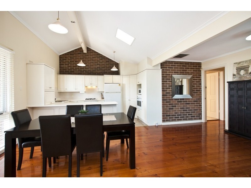 7 Lowanna Rd, Seaview Downs SA 5049