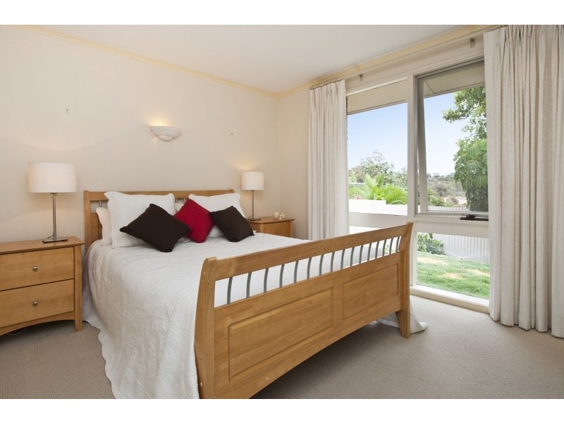 7 Lowanna Rd, Seaview Downs SA 5049