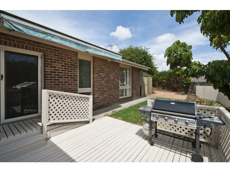 7 Lowanna Rd, Seaview Downs SA 5049