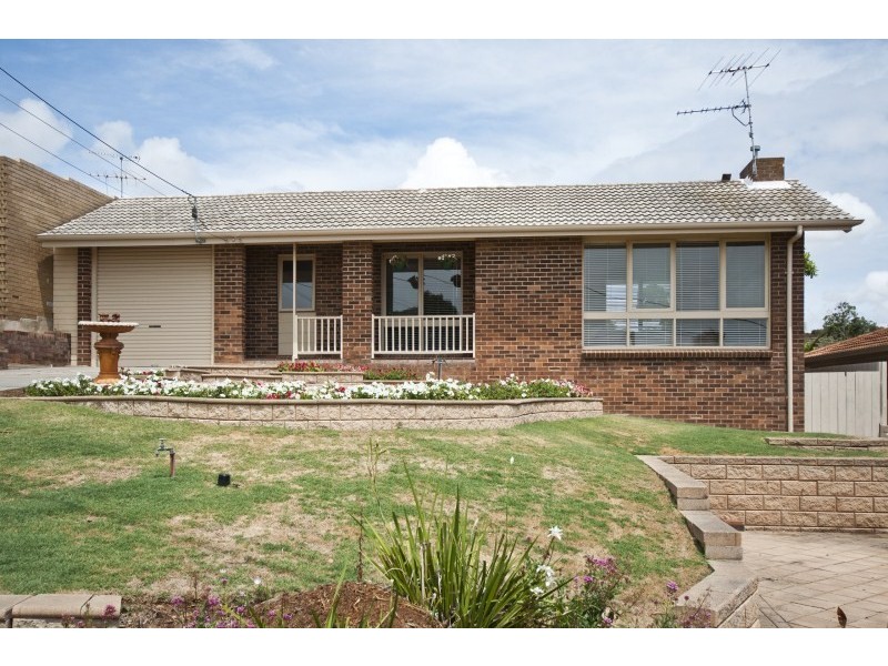 7 Lowanna Rd, Seaview Downs SA 5049