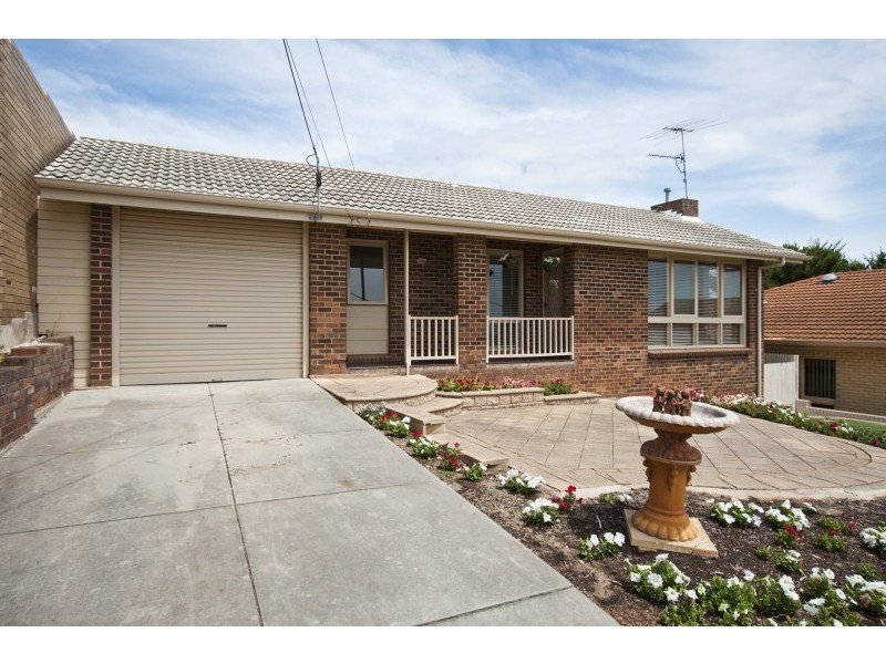 7 Lowanna Rd, Seaview Downs SA 5049