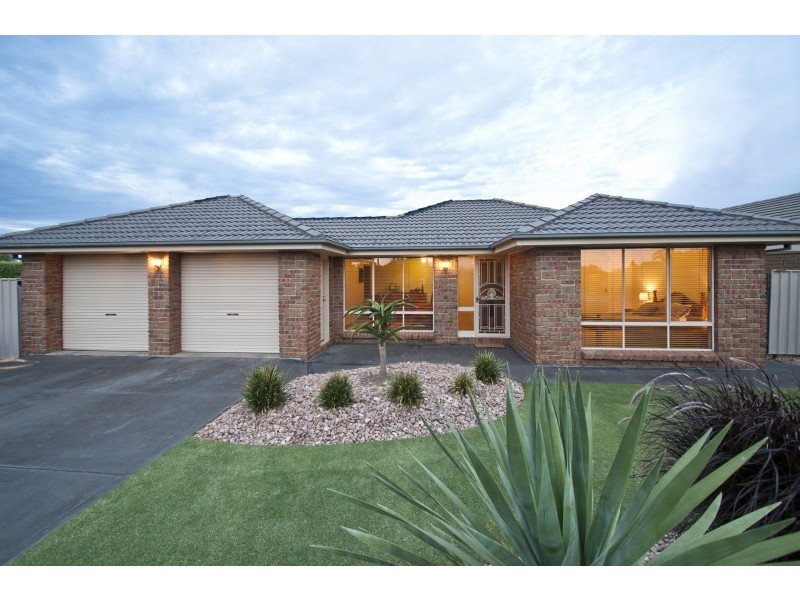 2 Vines Cross Cres, Onkaparinga Hills SA 5163
