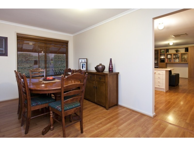 2 Vines Cross Cres, Onkaparinga Hills SA 5163