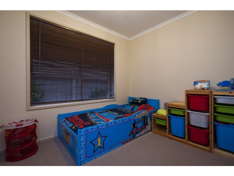 2 Vines Cross Cres, Onkaparinga Hills SA 5163