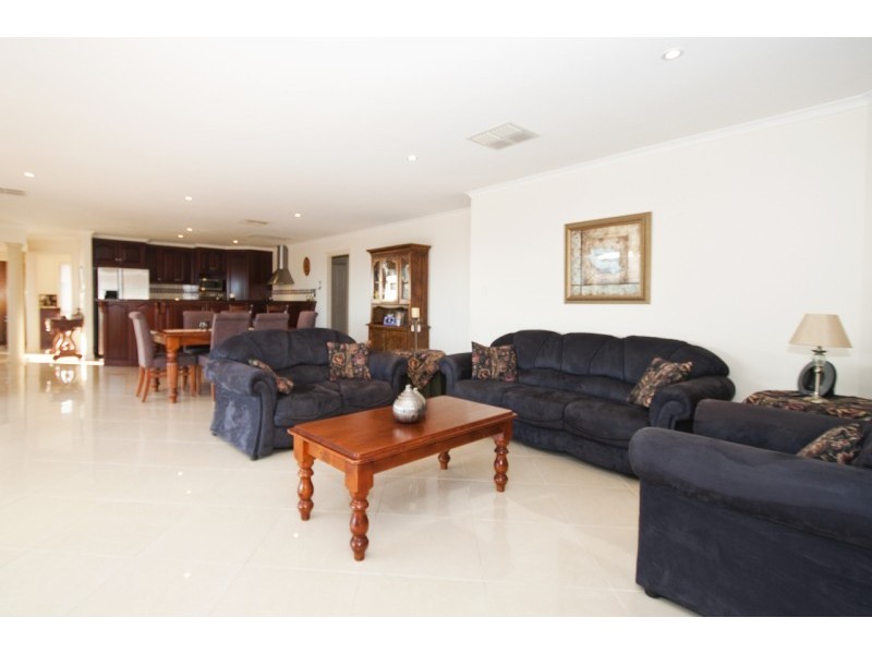 .48 Elizabeth Cres, Hallett Cove SA 5158