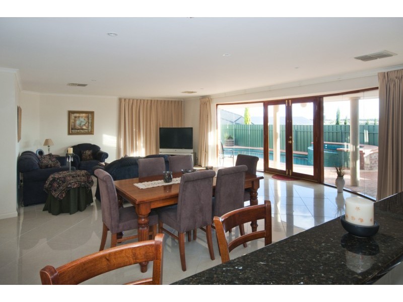 .48 Elizabeth Cres, Hallett Cove SA 5158