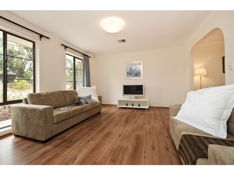 5 Serenade Cres, Aberfoyle Park SA 5159