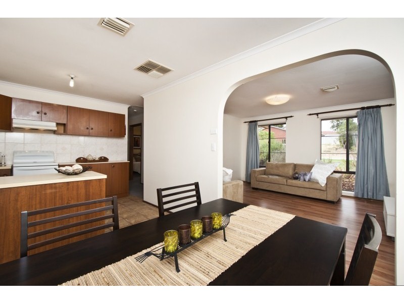 5 Serenade Cres, Aberfoyle Park SA 5159