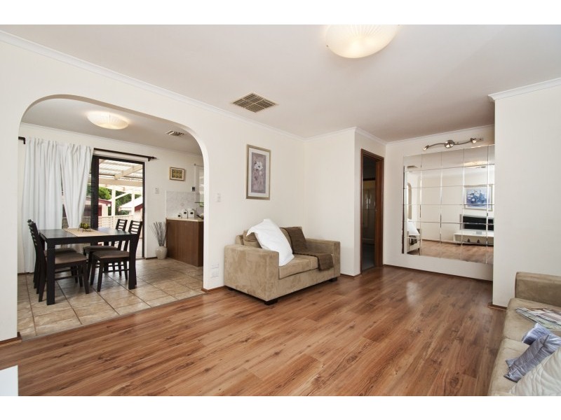 5 Serenade Cres, Aberfoyle Park SA 5159