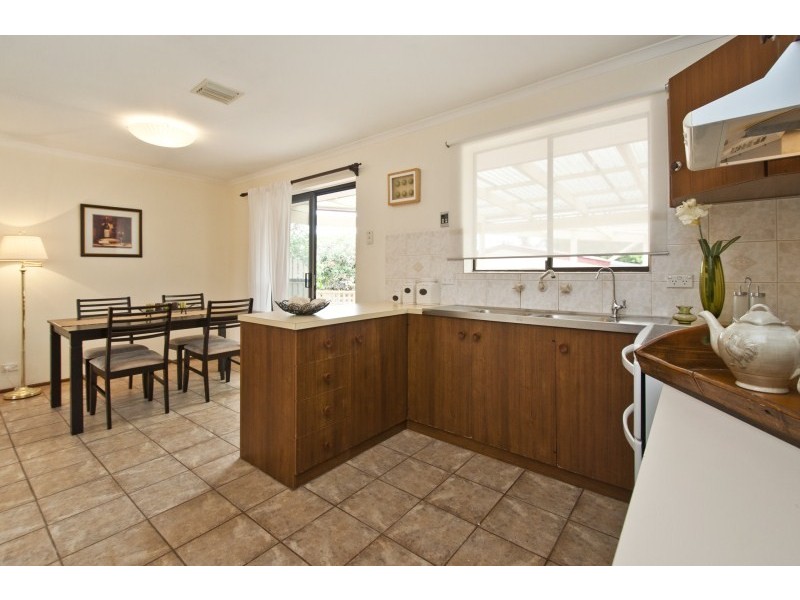 5 Serenade Cres, Aberfoyle Park SA 5159