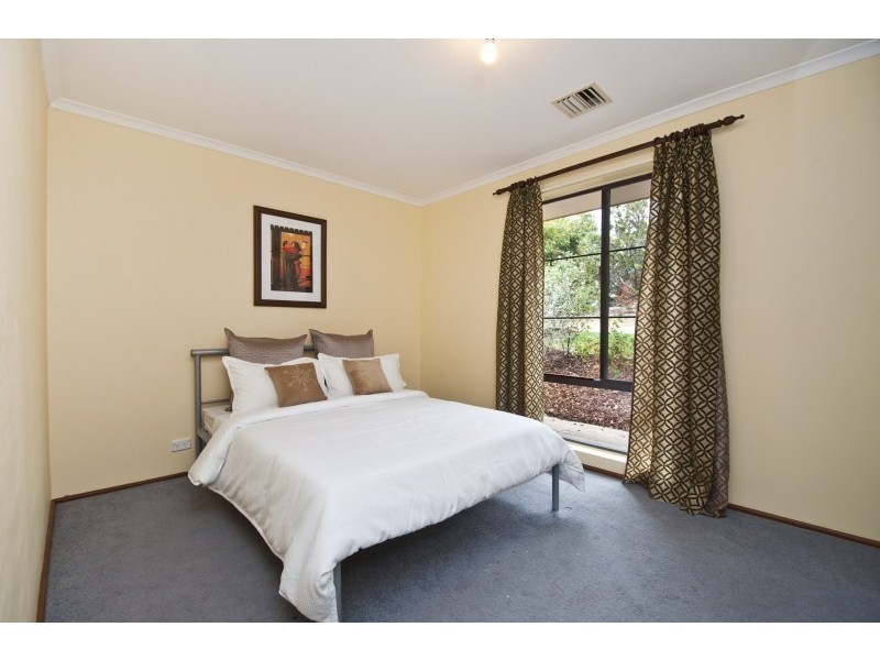 5 Serenade Cres, Aberfoyle Park SA 5159