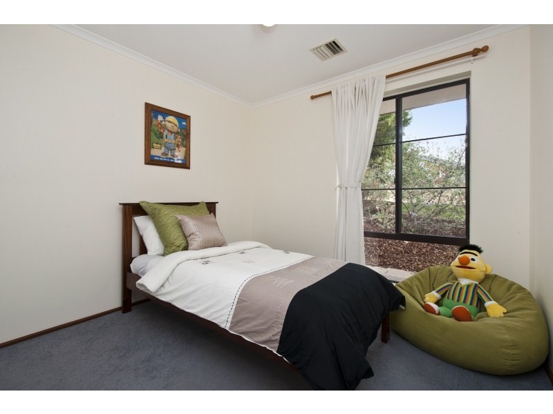 5 Serenade Cres, Aberfoyle Park SA 5159