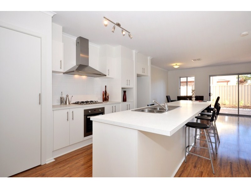 11A Griffiths Drive, Moana SA 5169