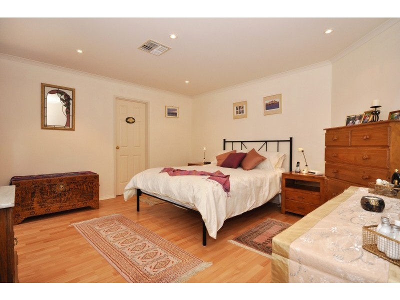 6 Lomandra Pl, Flagstaff Hill SA 5159
