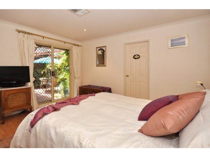 6 Lomandra Pl, Flagstaff Hill SA 5159